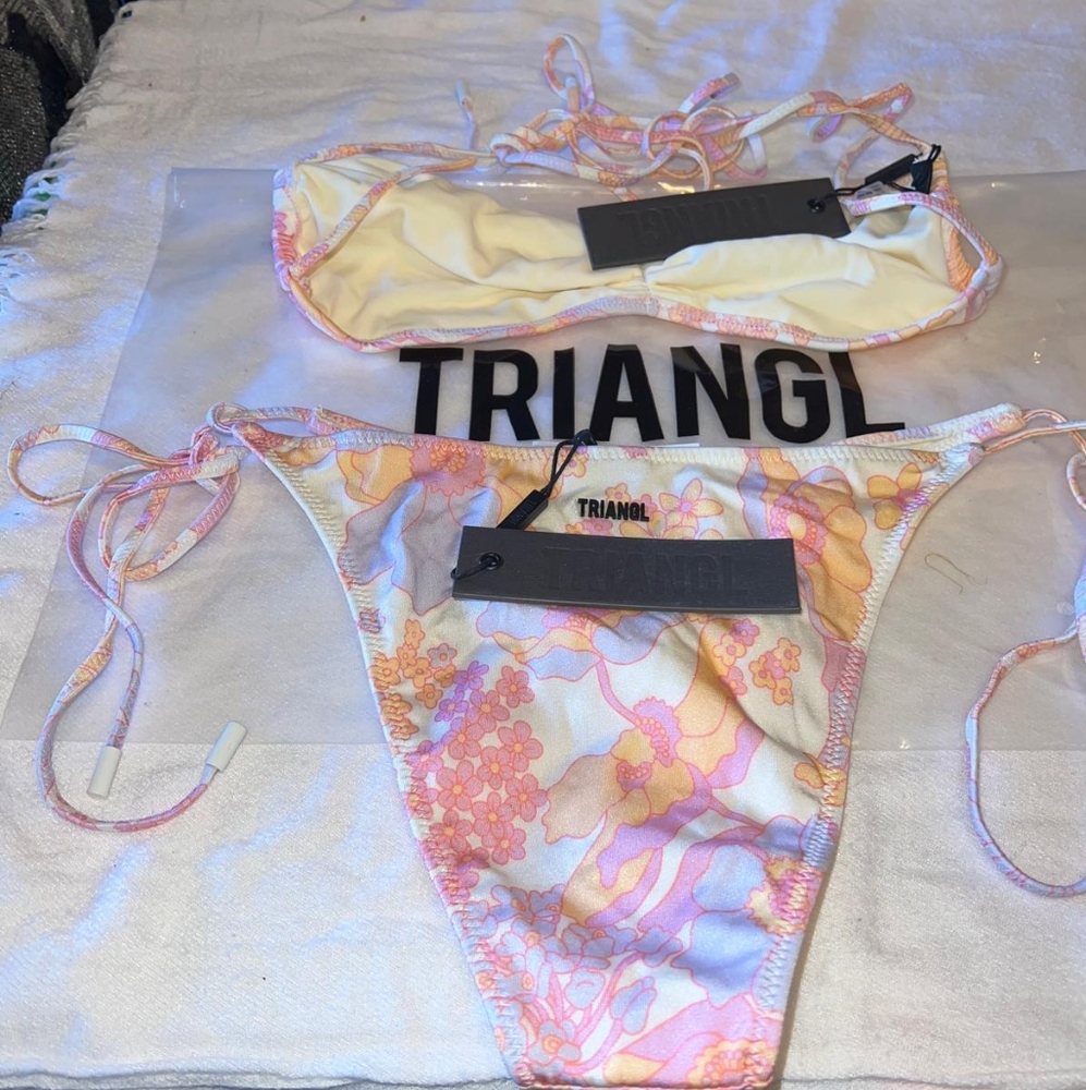 Triangl - Picture 2 of 2